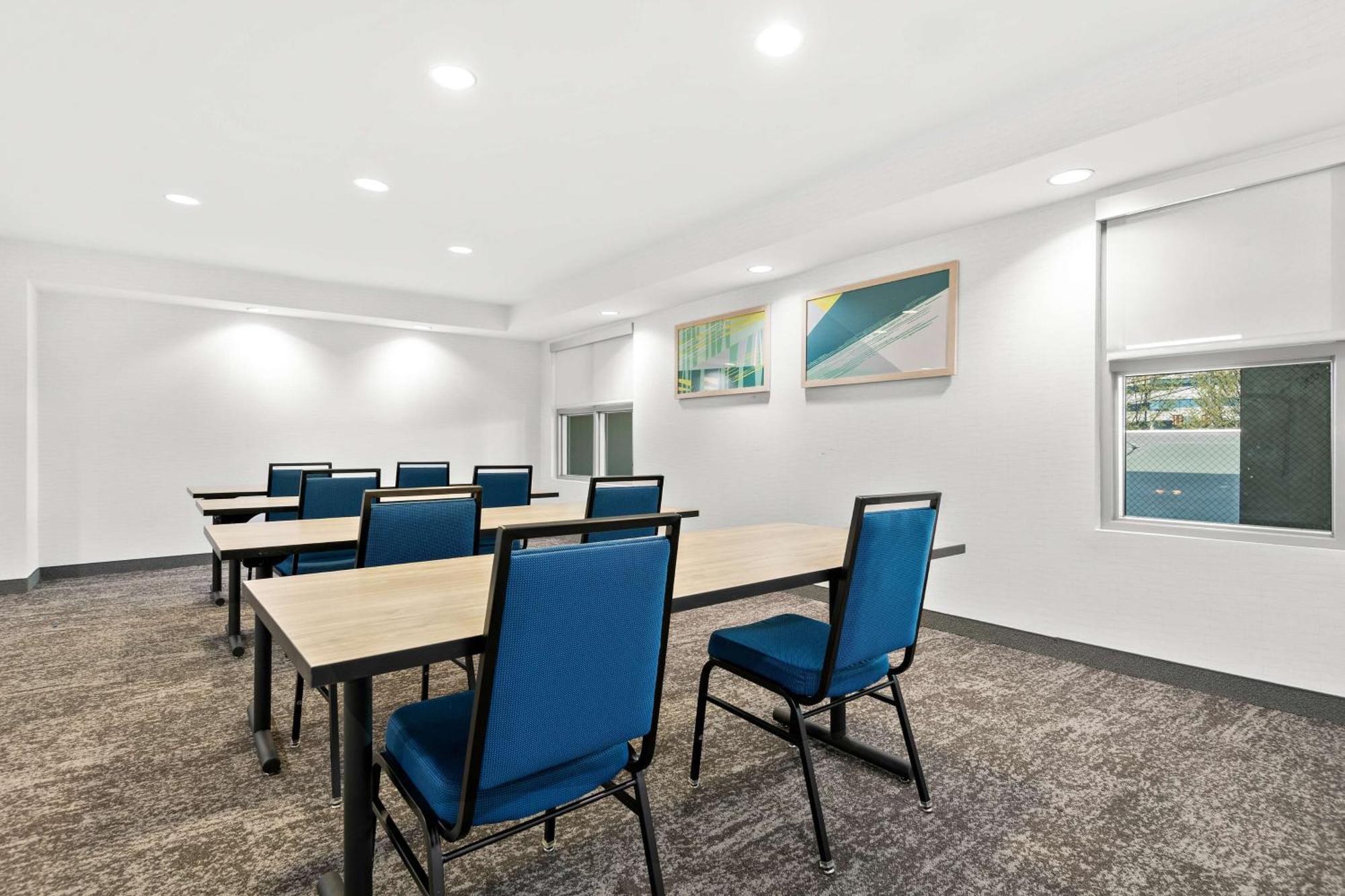 Spark By Hilton Exton Luaran gambar